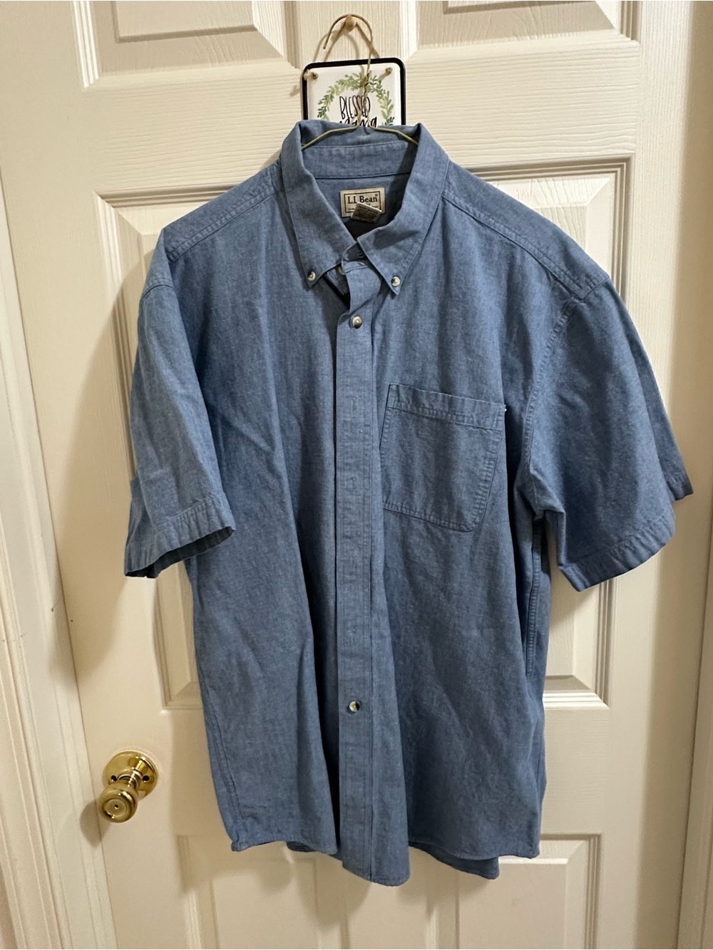 L.L. Bean Short-Sleeve Chambray Button-Down Shirt in Blue